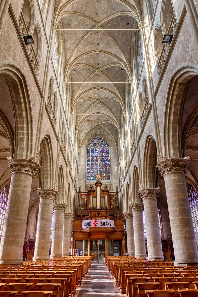 HDR Basiliek Sint Willibrordus rooms katholiek kerk hulst kerkfotografie religie religion bedevaart pelerinage kathedraal pelgrimage saint cathedrale cathedral basiliek basilique basilica